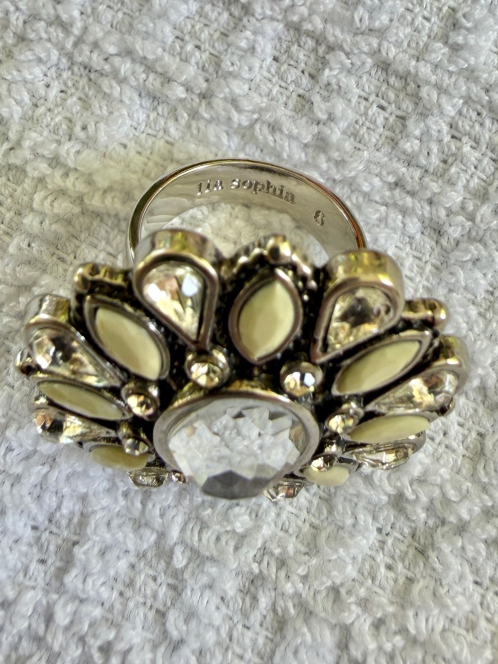 ๐ผ Lia Sophia Cream and Clear Crystal Statement Ring, size 6 #0138 - Picture 5 of 5